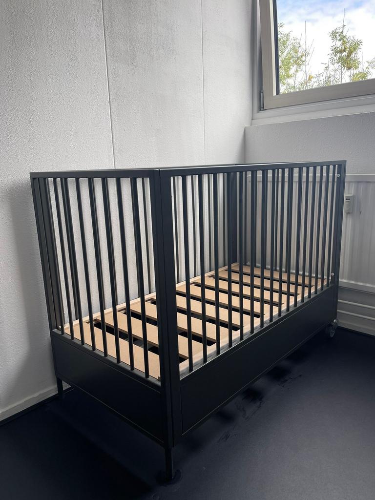 Babybed STGD, Kinderen en Baby's, Babywiegjes en Ledikanten, Ophalen of Verzenden, Zo goed als nieuw, Ledikant