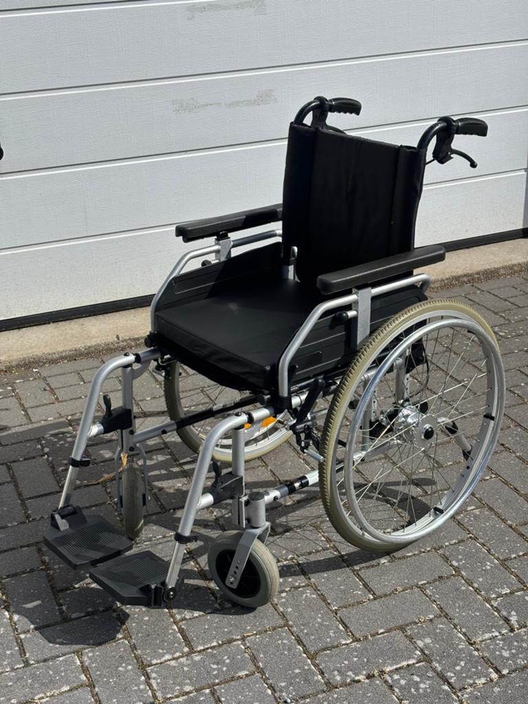 Rolstoel van Uniroll duitse degelijkheid, Diversen, Rolstoelen, Zo goed als nieuw, Handbewogen rolstoel, Inklapbaar, Ophalen of Verzenden