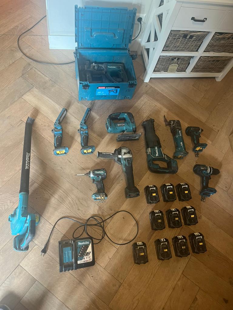 Complete set makita 18v gereedschap incl 10 accu’s, Ophalen of Verzenden, Zo goed als nieuw, Boor- en Schroefmachine