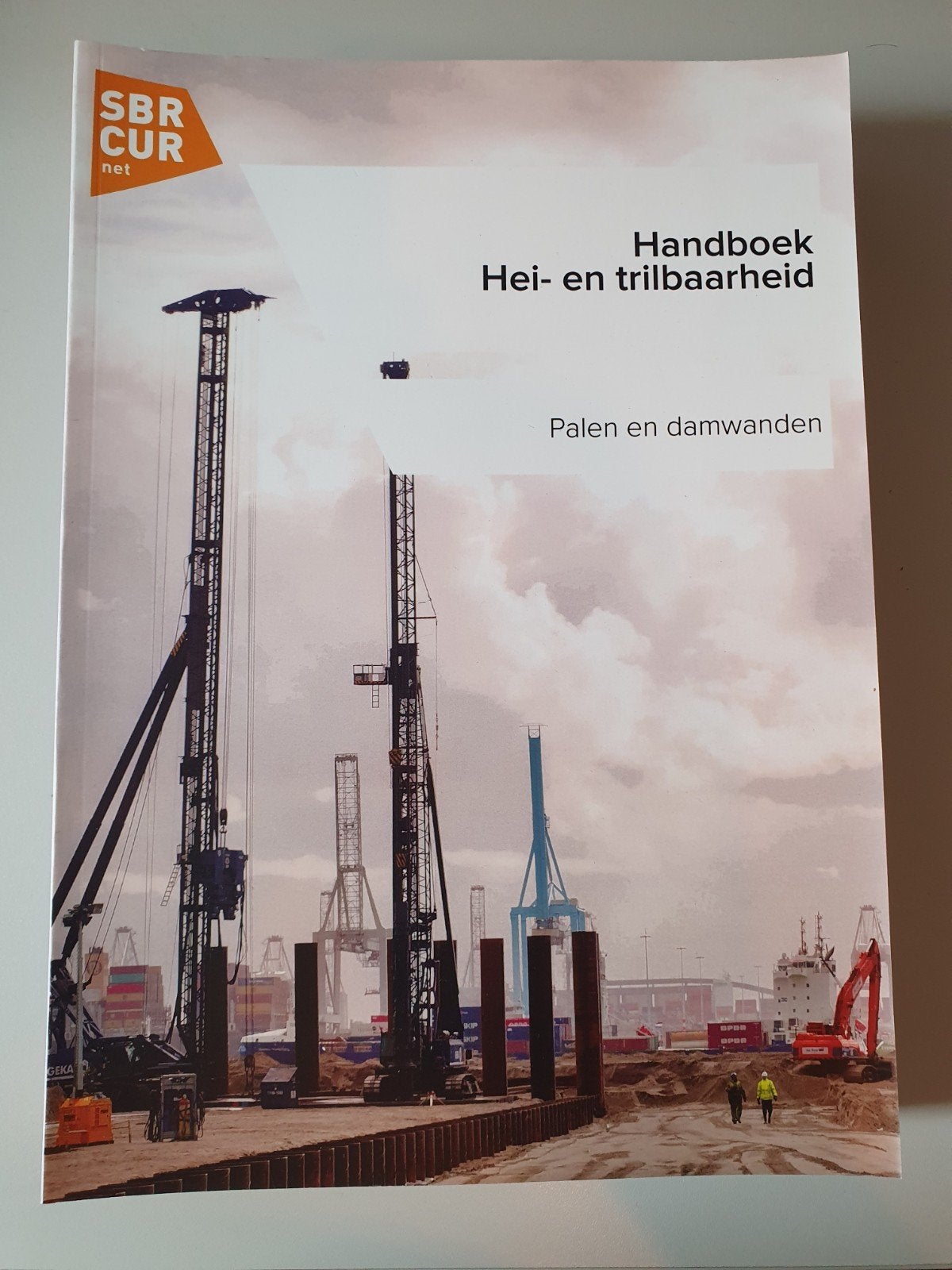 Handboek Hei- en trillbaarheid Palen en damwanden, Ophalen of Verzenden, Zo goed als nieuw, Bouwkunde, SBR CUR net
