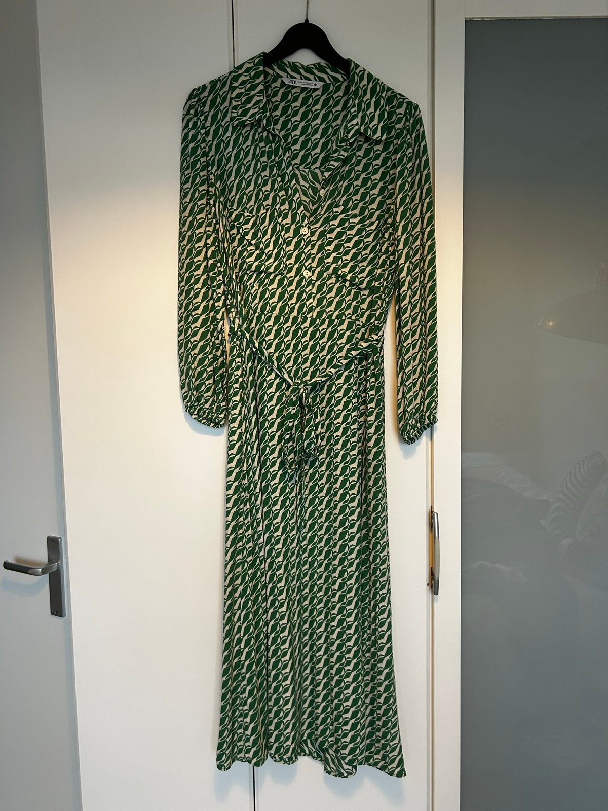 Zara jurk met print, groen en beige, xxl, zgan, Maat 46/48 (XL) of groter, Ophalen of Verzenden, Zo goed als nieuw, Onder de knie
