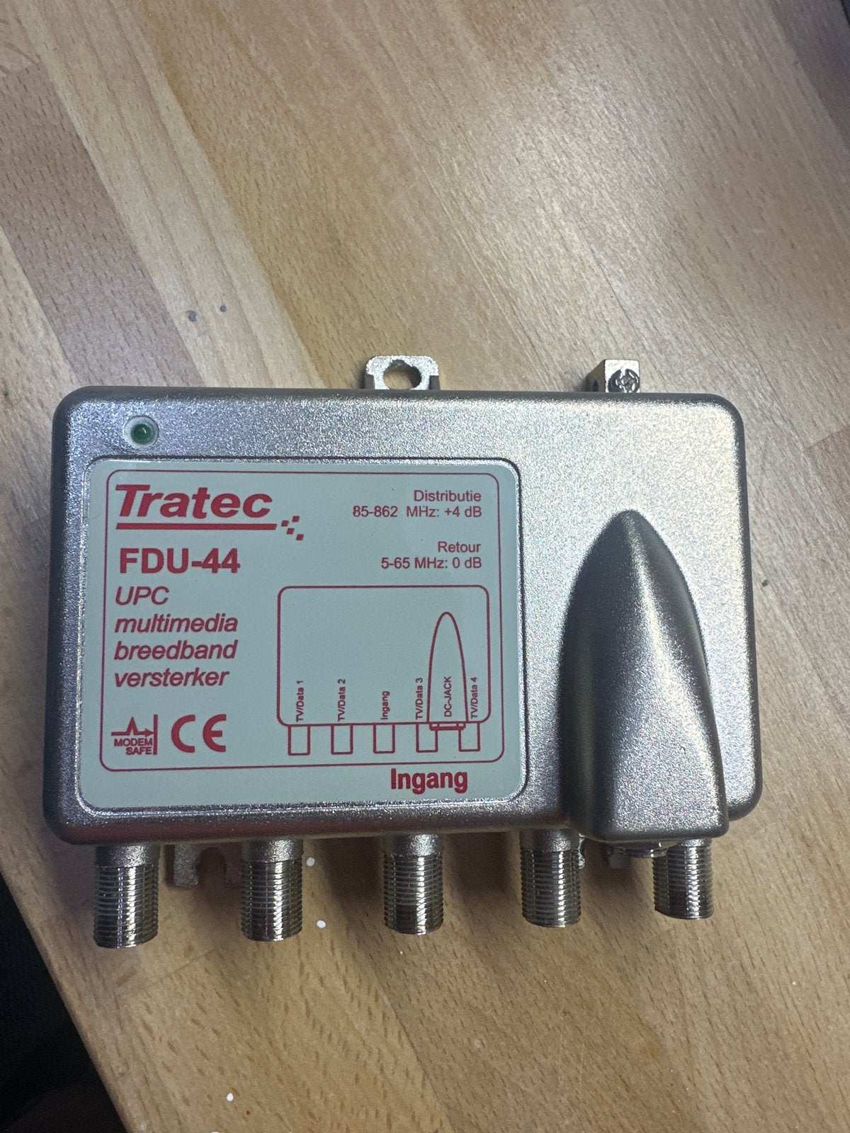 Tratec FDU-44 UPC Multimedia Breedband Versterker, Overige merken, Ophalen of Verzenden, Minder dan 60 watt, Gebruikt