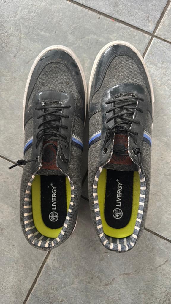 LIVERGY Sneakers nieuwe  maat 46 - Comfortabel  Schoenen, Kleding | Heren, Schoenen, Ophalen of Verzenden, Gedragen, Zwart, Sneakers of Gympen