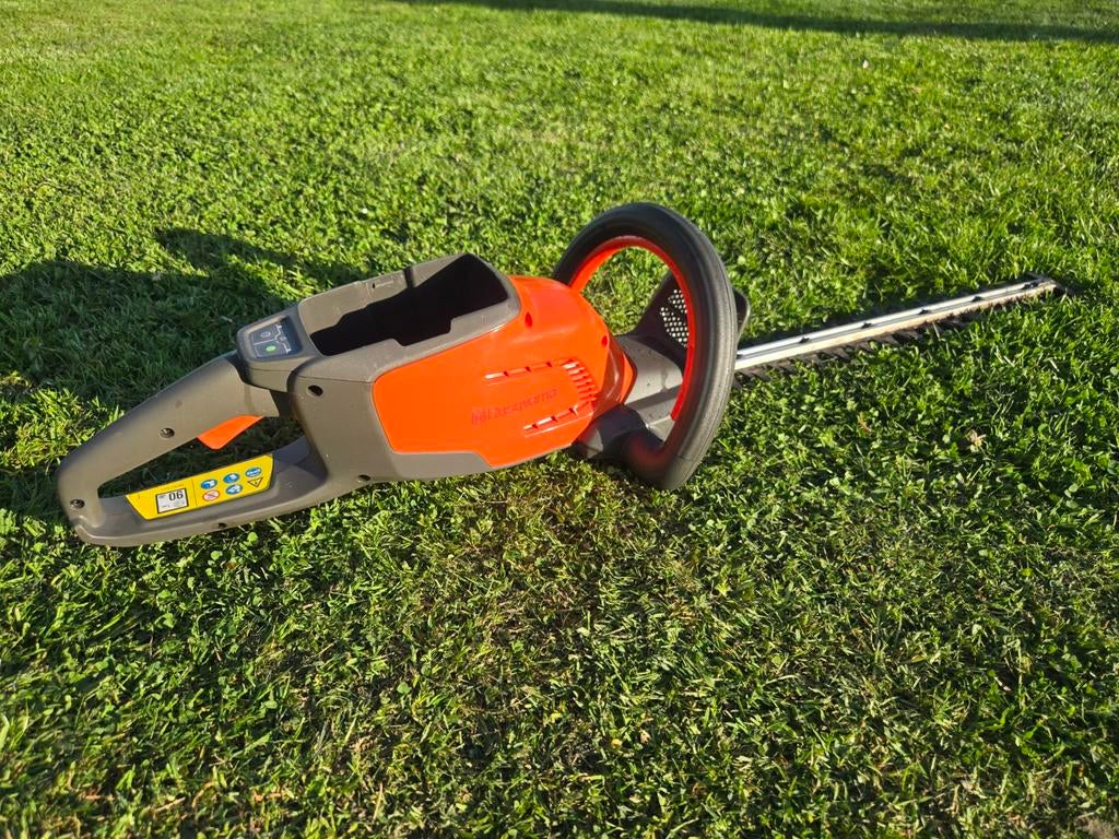 Husqvarna 136LiHD45 accu heggenschaar | 45cm | bj. 2015, Gebruikt, Husqvarna 136LiHD45 heggenschaar, Husqvarna 136 LiHD 45 accu heggenschaar