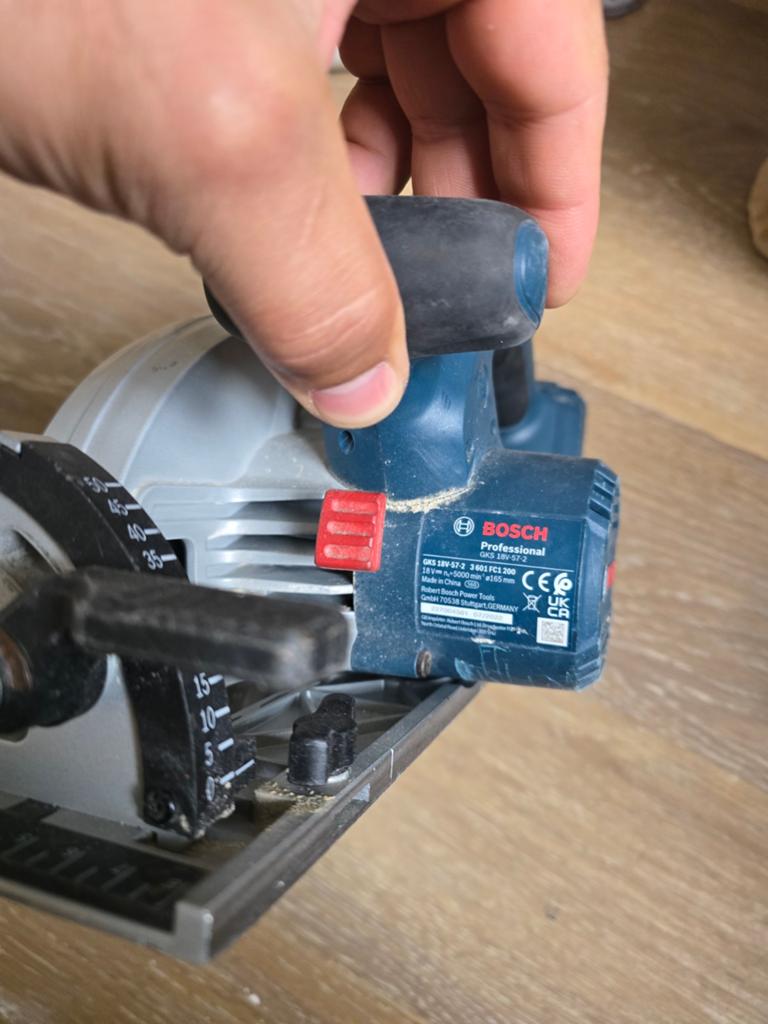 Bosch GKS 18V 57-2, Decoupeerzaag, Ophalen of Verzenden, Zo goed als nieuw, 30 tot 70 mm