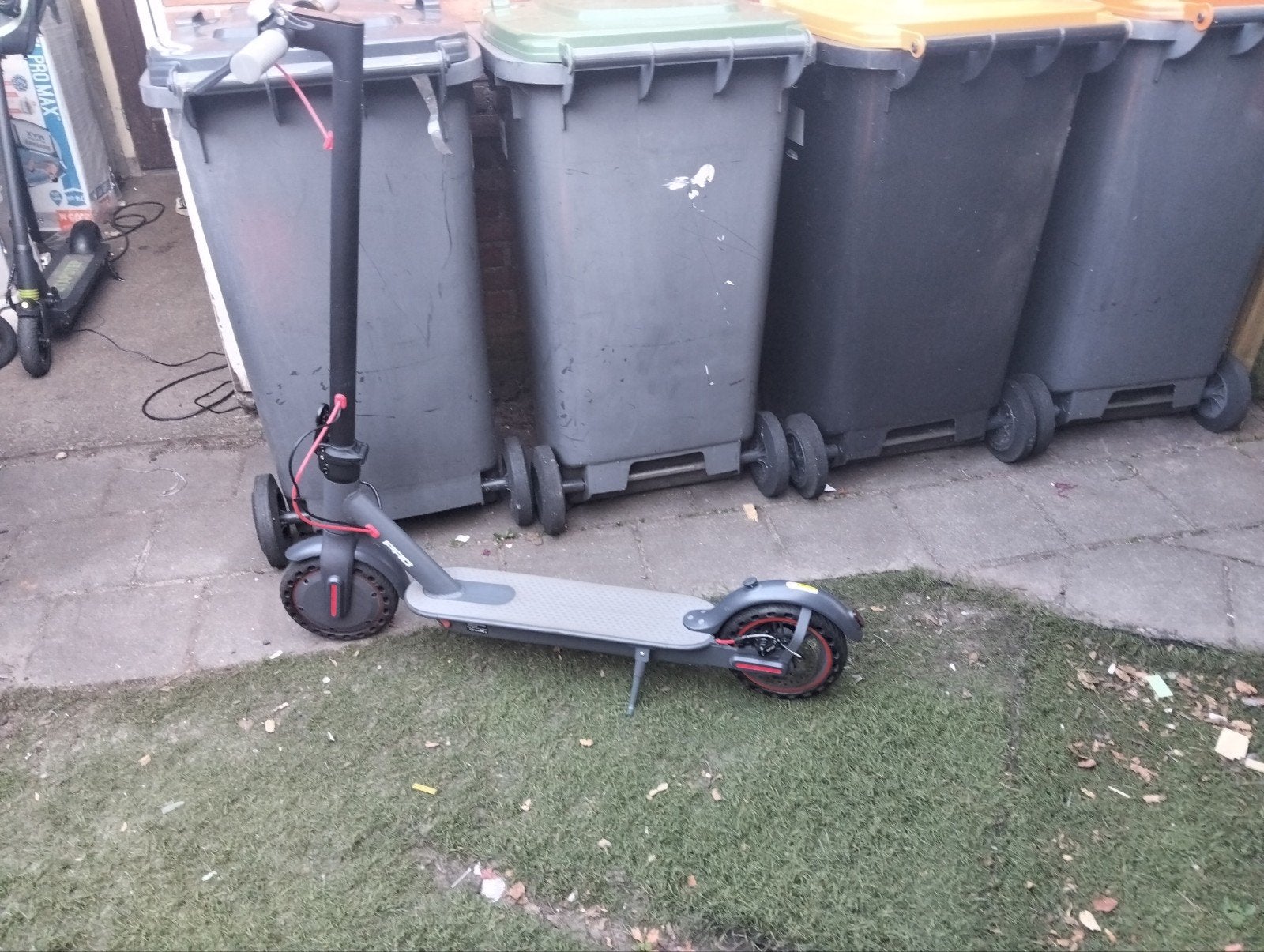 E-step netjes staat, 30km bereik, 25km/u snelheid, Ophalen of Verzenden, Gebruikt, Elektrische step (E-scooter)