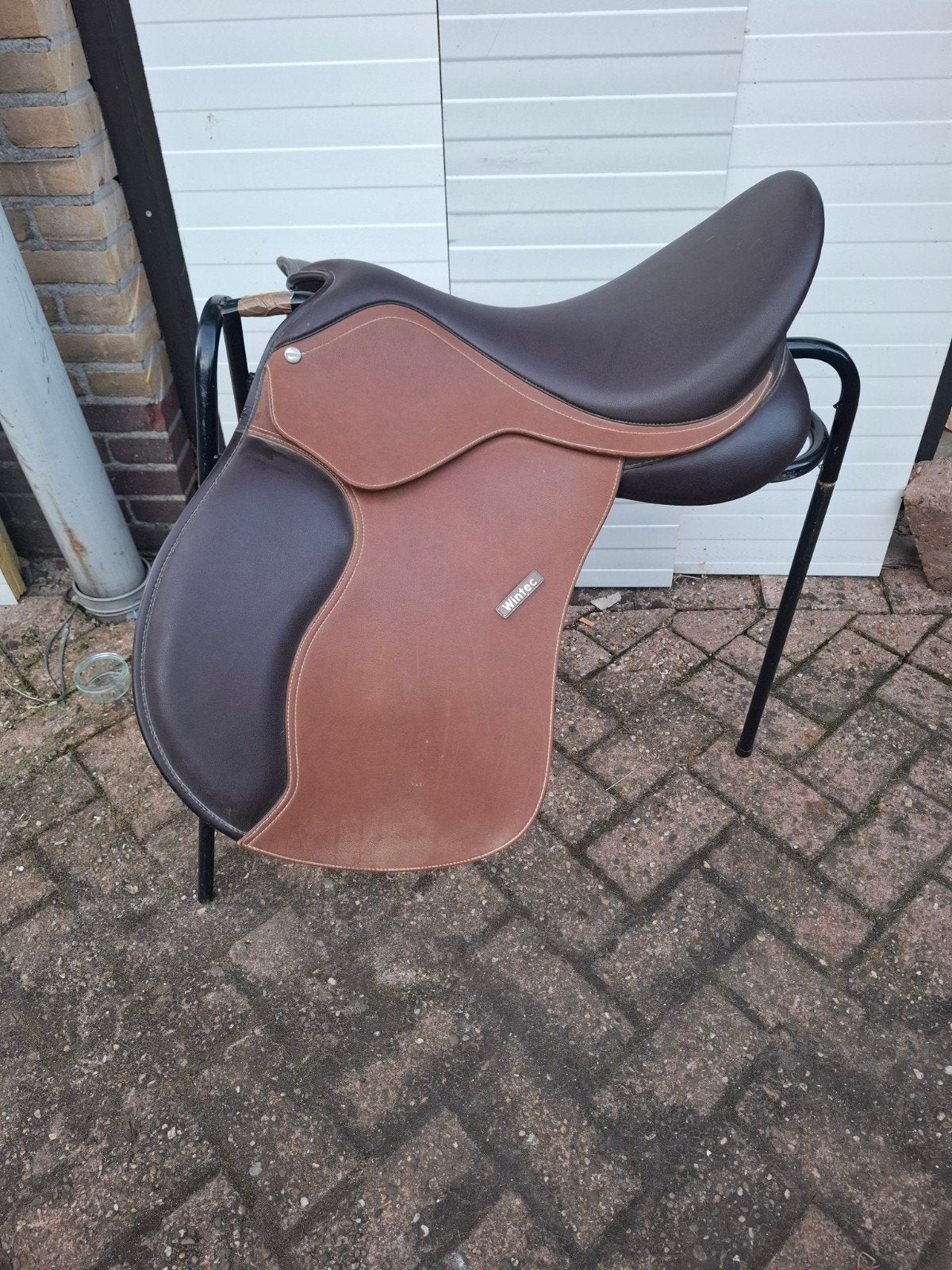 Wintec vzh 17 bruin, Dieren en Toebehoren, Paarden en Pony's | Zadels, Dressuur, Ophalen of Verzenden, Zo goed als nieuw