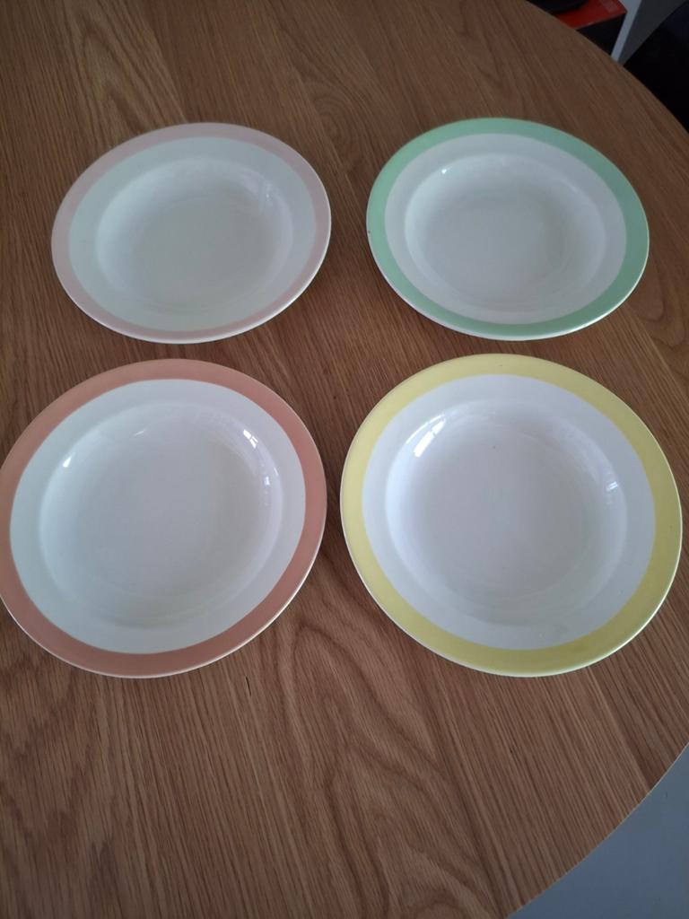 Vintage Boch België borden in prachtige pasteltinten, 21 cm, Ophalen of Verzenden