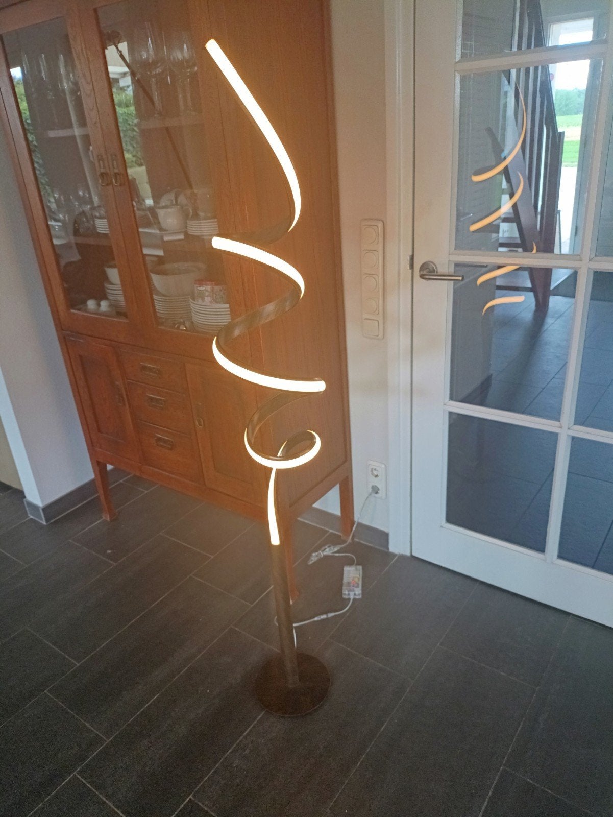 Led vloerlamp met dimmer, Huis en Inrichting, Lampen | Vloerlampen, Ophalen, Zo goed als nieuw, 150 tot 200 cm