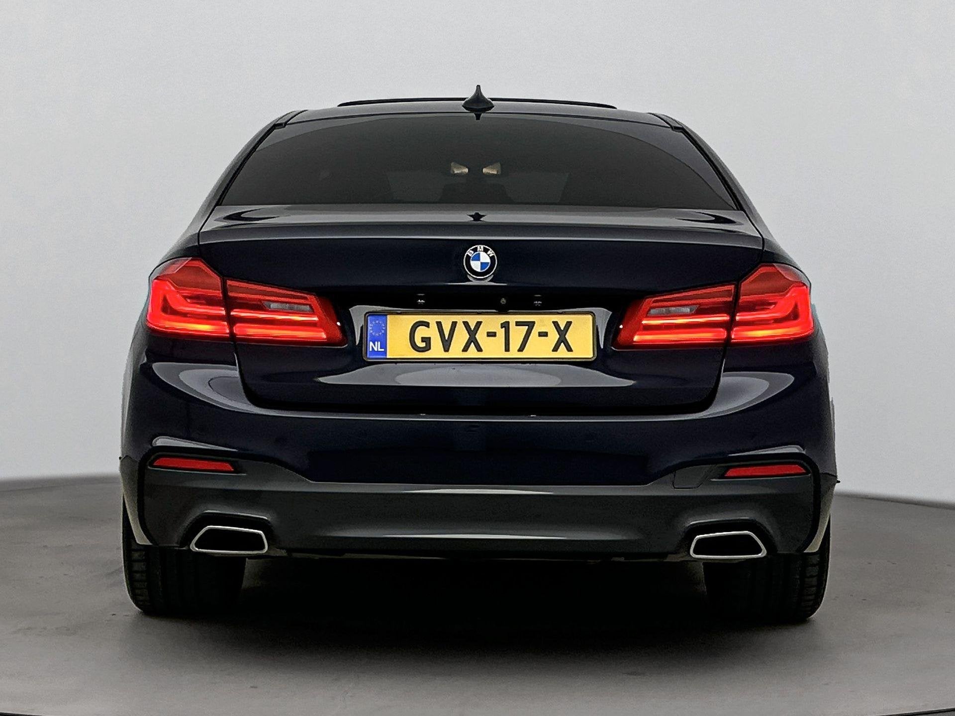 BMW 5-serie 530e iPerformance High Executive | Panoramadak |, Automaat, Gebruikt, 4 cilinders, Zwart