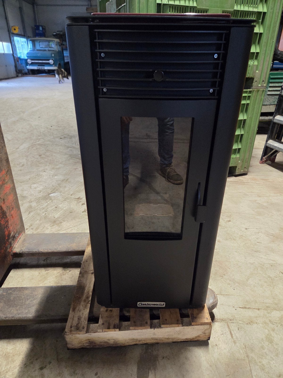 Centrometalpallet cv kachel, Gebruikt, Ophalen of Verzenden, Pelletkachel, Vrijstaand