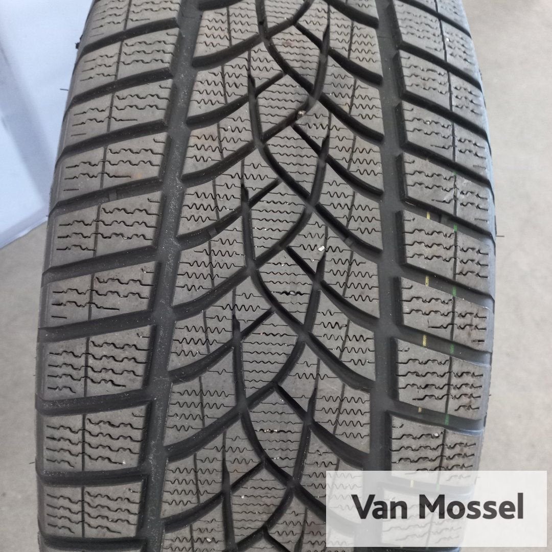 Goodyear UltraGrip Performance+ 235/50/R20 104T, Gebruikt, -, -, 235 mm