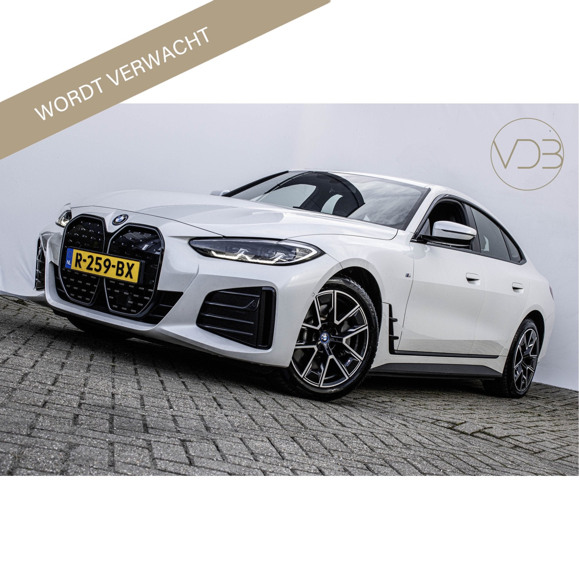 BMW i4 eDrive40 SOH 95,4% M-SPORT High Executive 84 kWh 1e E, Auto's, Achterwielaandrijving, Gebruikt, Zwart, Automatische klimaatregeling