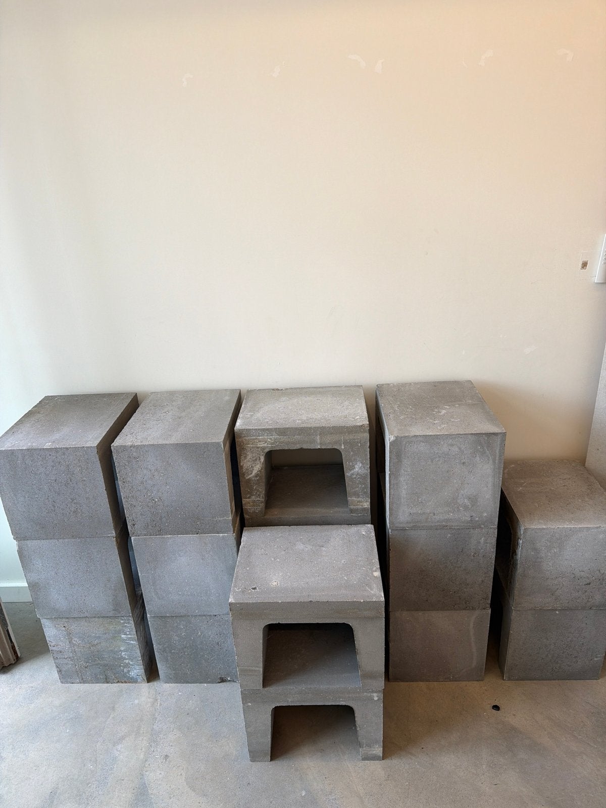 Betonnen u blokken - Ideaal voor diverse bouwprojecten, Ophalen, Gebruikt, Beton