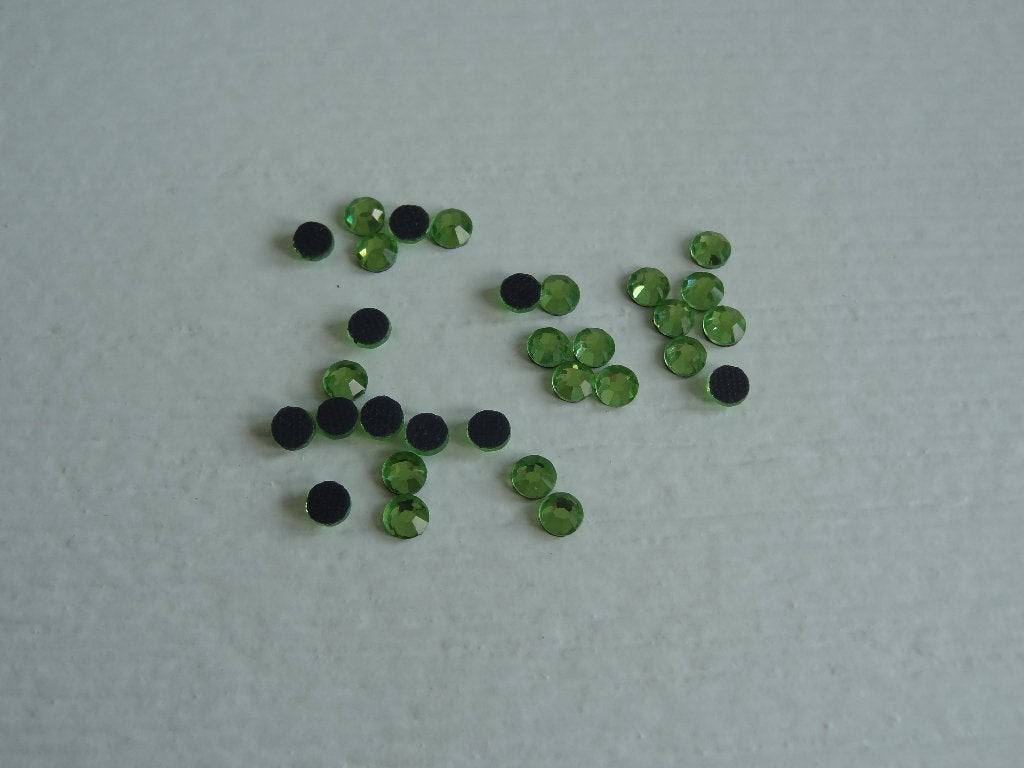 NIEUW! Groene Hotfix Strassteentjes SS16 30 Stuks >Snelle Ve, Hobby en Vrije tijd, Ophalen of Verzenden, Nieuw, Hotfix steentjes