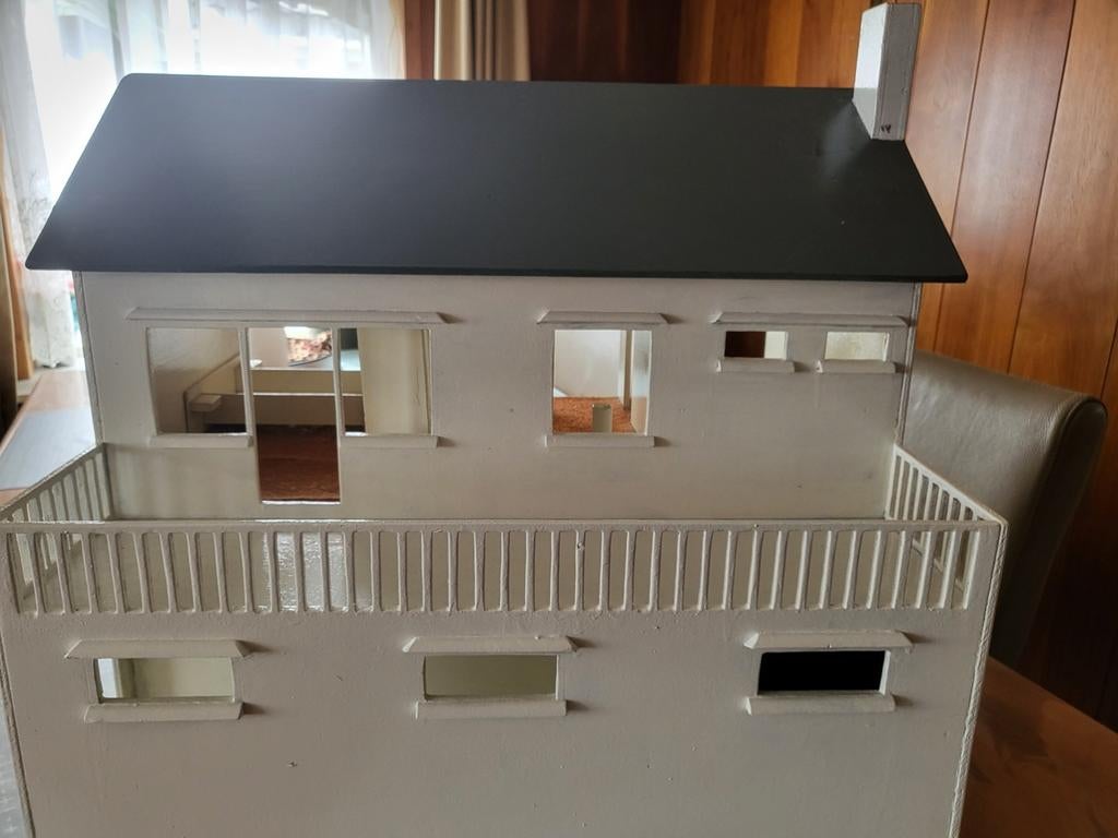 Houten poppenhuis te koop. Bieden graag!, Ophalen