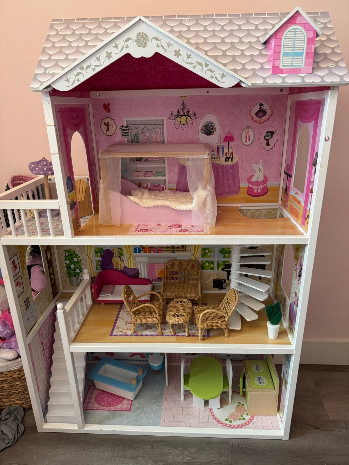 Groot houten poppenhuis met meubels, Kinderen en Baby's, Ophalen of Verzenden, Gebruikt, Poppenhuis