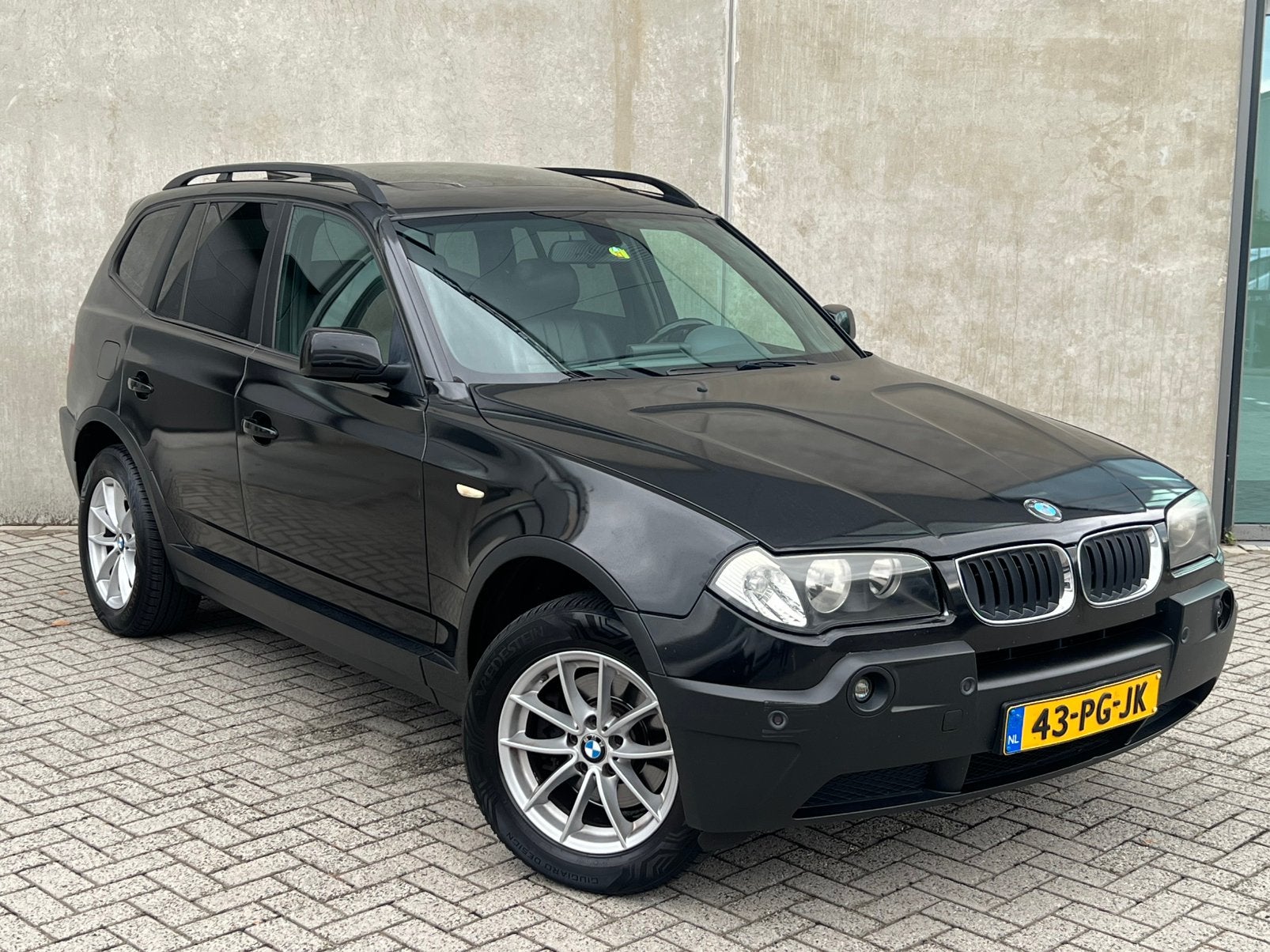 Zwarte BMW X3 2.5i SUV 4X4 Automaat/APK/Panoramadak/Leer/AC!, Automaat, 1800 kg, Zwart, Bedrijf