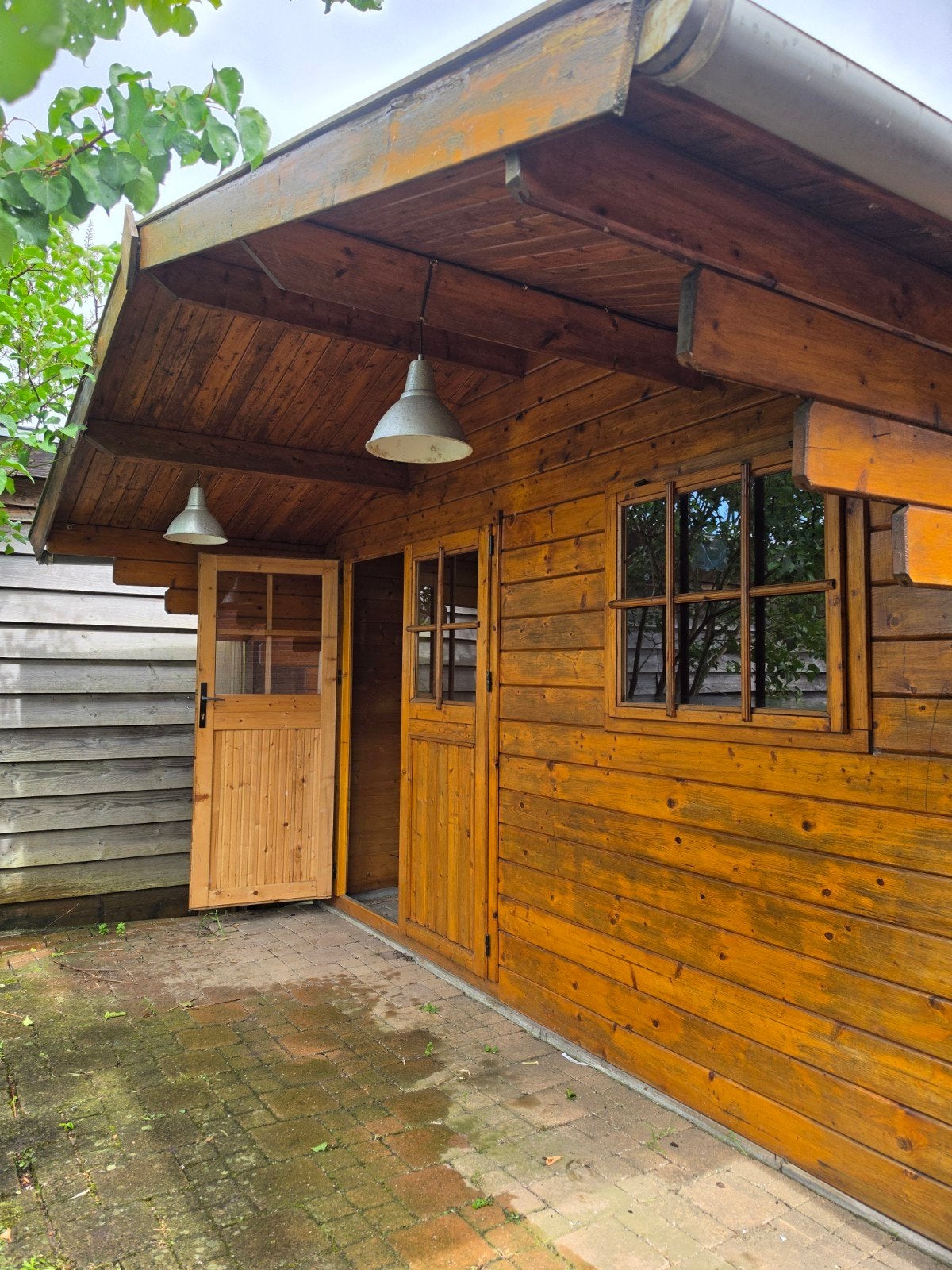 Houten Tuinhuis/Schuur met Overkapping - Zelf demonteren, Ophalen, Gebruikt, Hout
