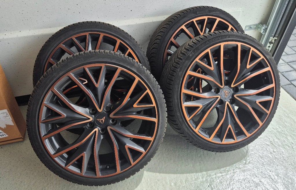 Cupra Performance Copper velgen 19" OEM met zgan Pirelli SF3, Gebruikt, Banden en Velgen, 235 mm, All Season