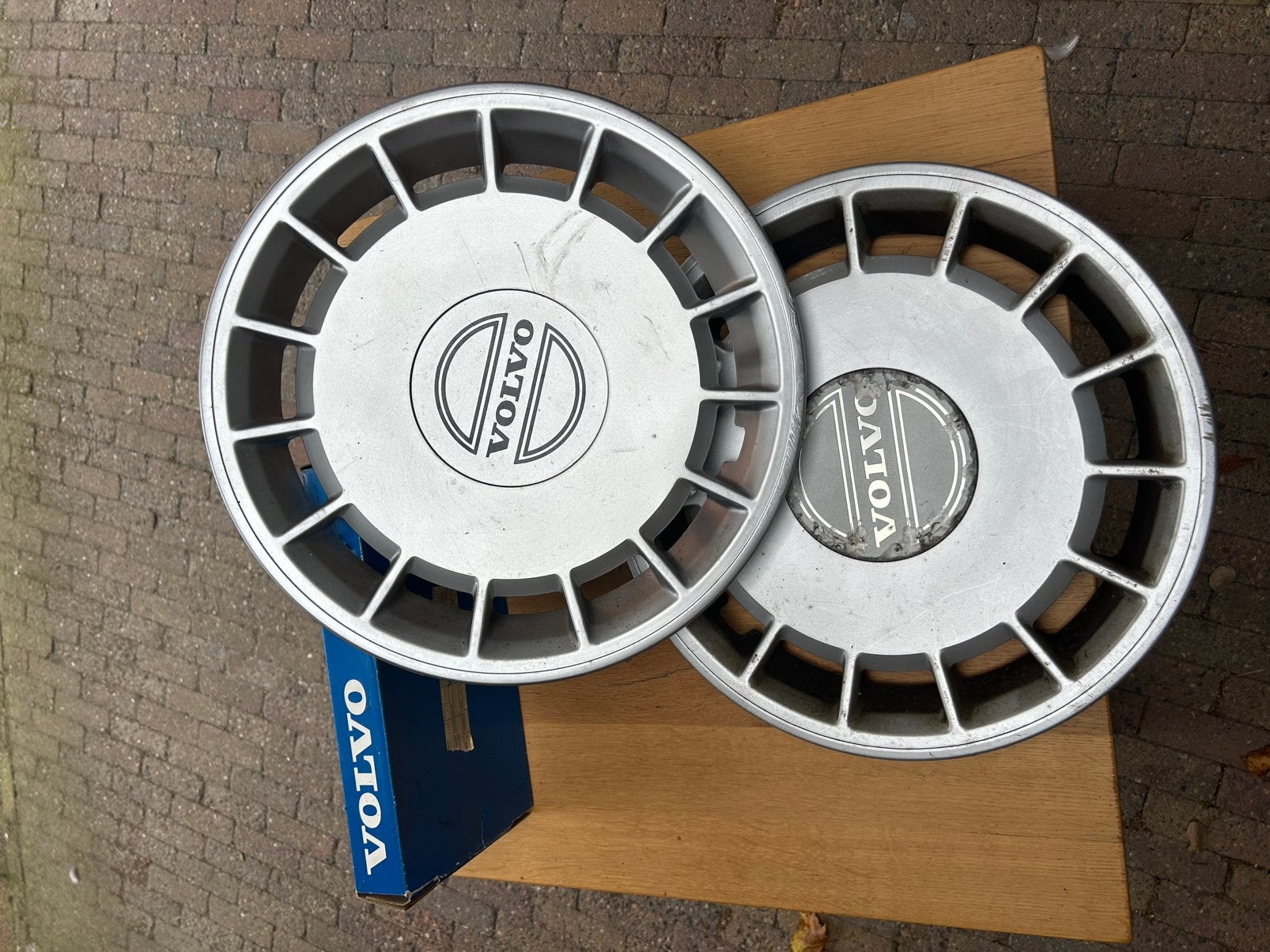 Volvo 240 wieldoppen 14" kunststof, Ophalen of Verzenden, Volvo