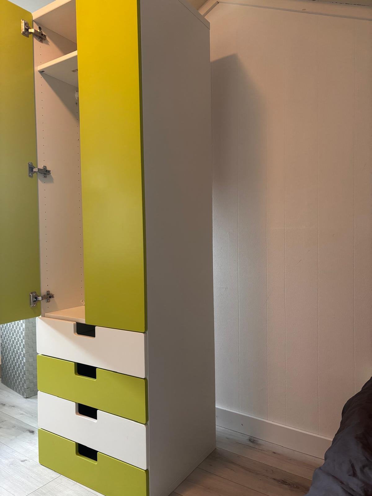 Smastad/ platsa ikea kast groen en wit, Ophalen, Gebruikt, 25 tot 50 cm, 150 tot 200 cm