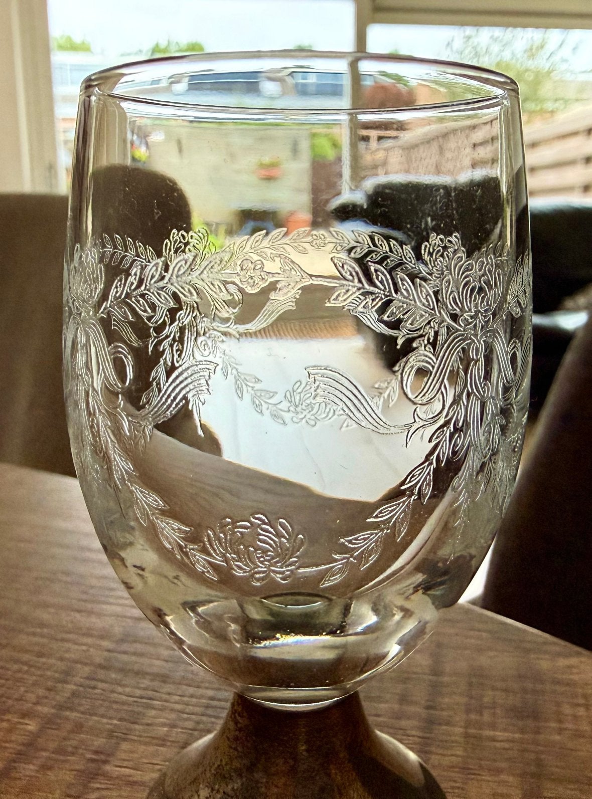 Bijzonder gegraveerd glas op 925 Sterling zilveren voet –CBZ, Antiek en Kunst, Ophalen of Verzenden