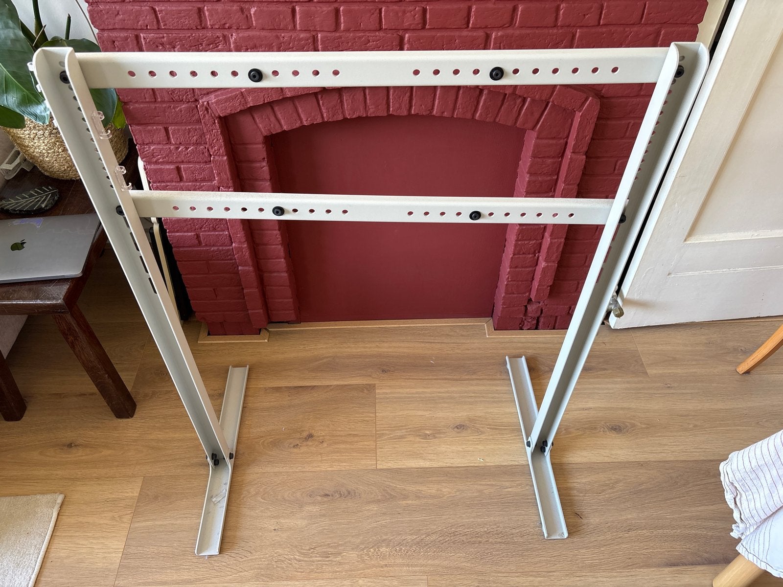 Vogel's TV Standaard - Beige, Zo goed als nieuw, Ophalen, 100 tot 150 cm, Zo goed als nieuw, Metaal