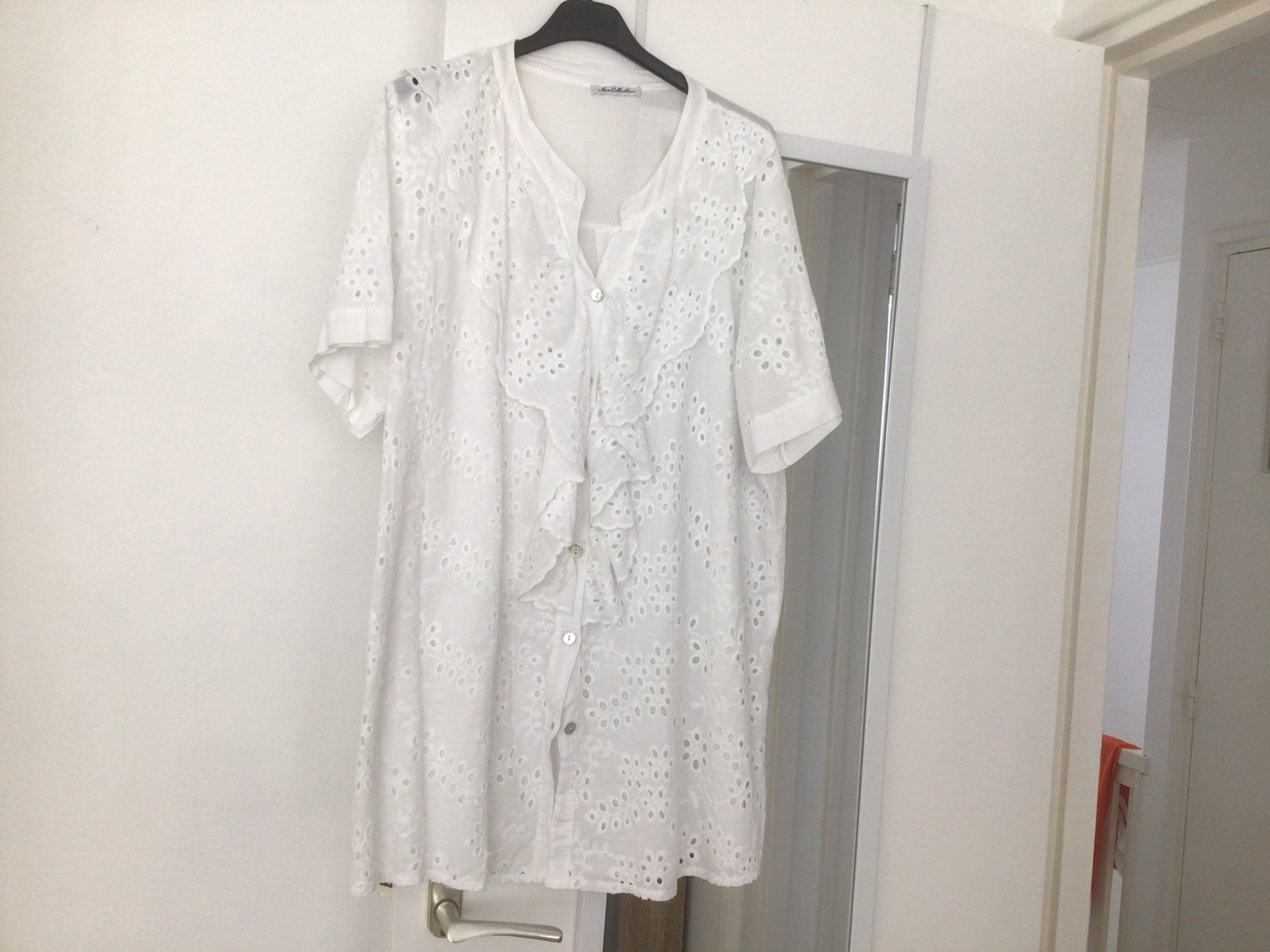 Broderie witte blouse met ruches 46, Ophalen of Verzenden, Zo goed als nieuw, Maat 46/48 (XL) of groter, Wit