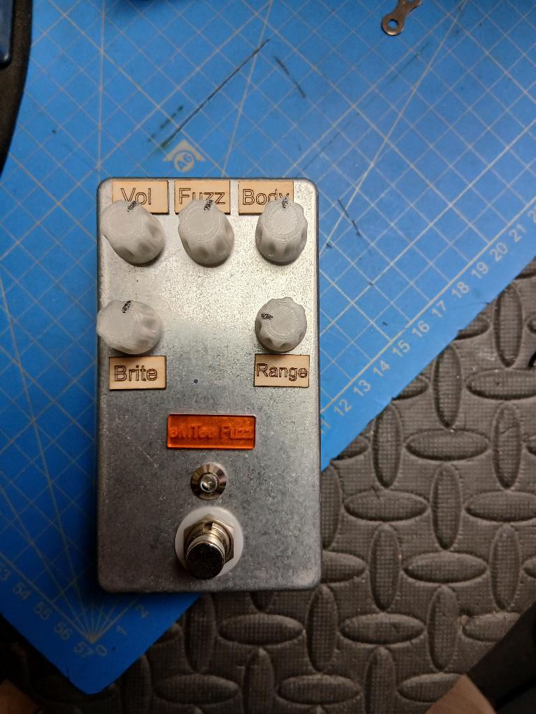 Fuzz pedaal germanium of silicium - handmade, Muziek en Instrumenten, Effecten, Ophalen of Verzenden, Nieuw, Distortion, Overdrive of Fuzz