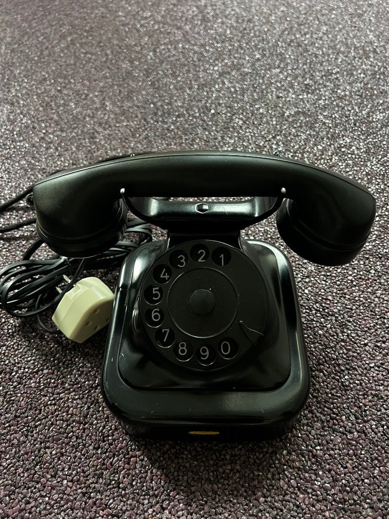 Vintage Bakelieten Telefoon – PTT, Telecommunicatie, Vaste telefoons | Niet Draadloos, Ophalen of Verzenden, Gebruikt, Met draaischijf