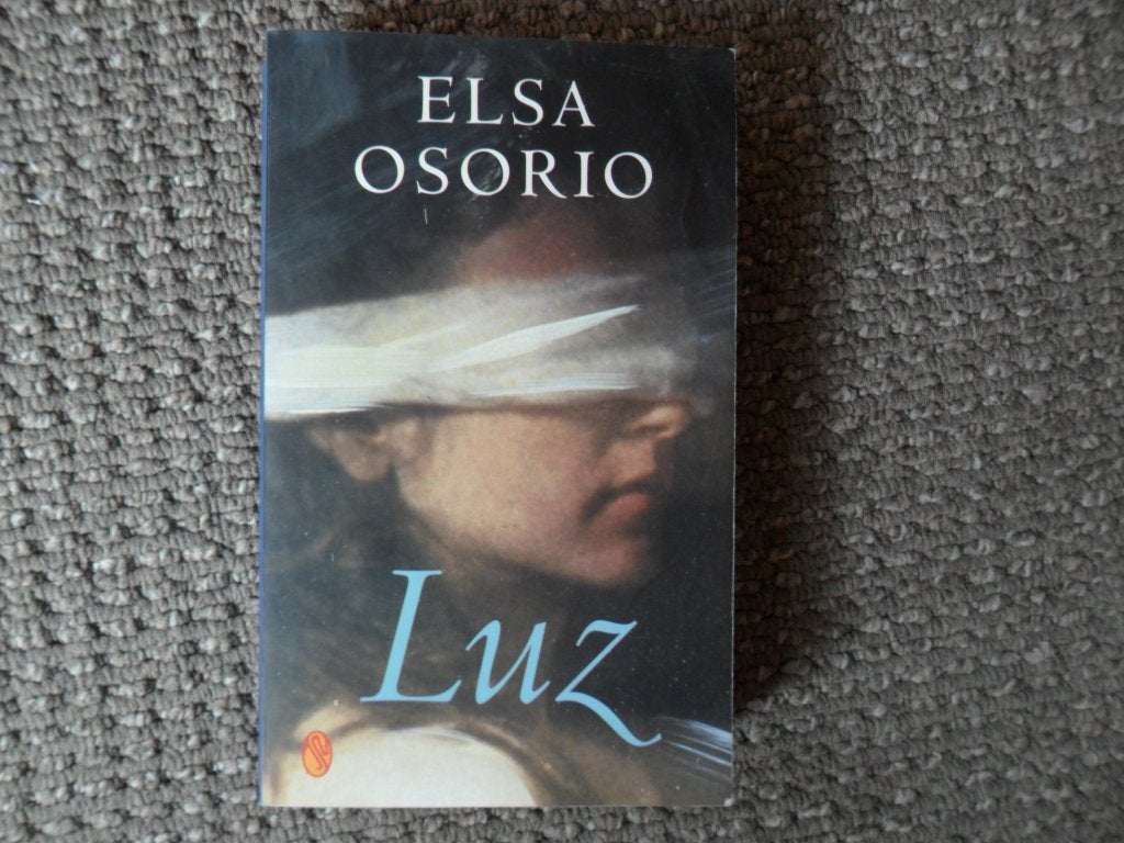 Elsa Osorio: Luz na twintig jaar licht, Ophalen of Verzenden, Zo goed als nieuw