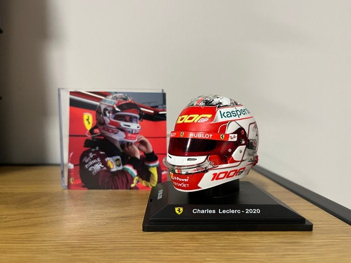 Ferrari 1000th GP Leclerc 1:5 helm, Verzenden, Nieuw, Formule 1