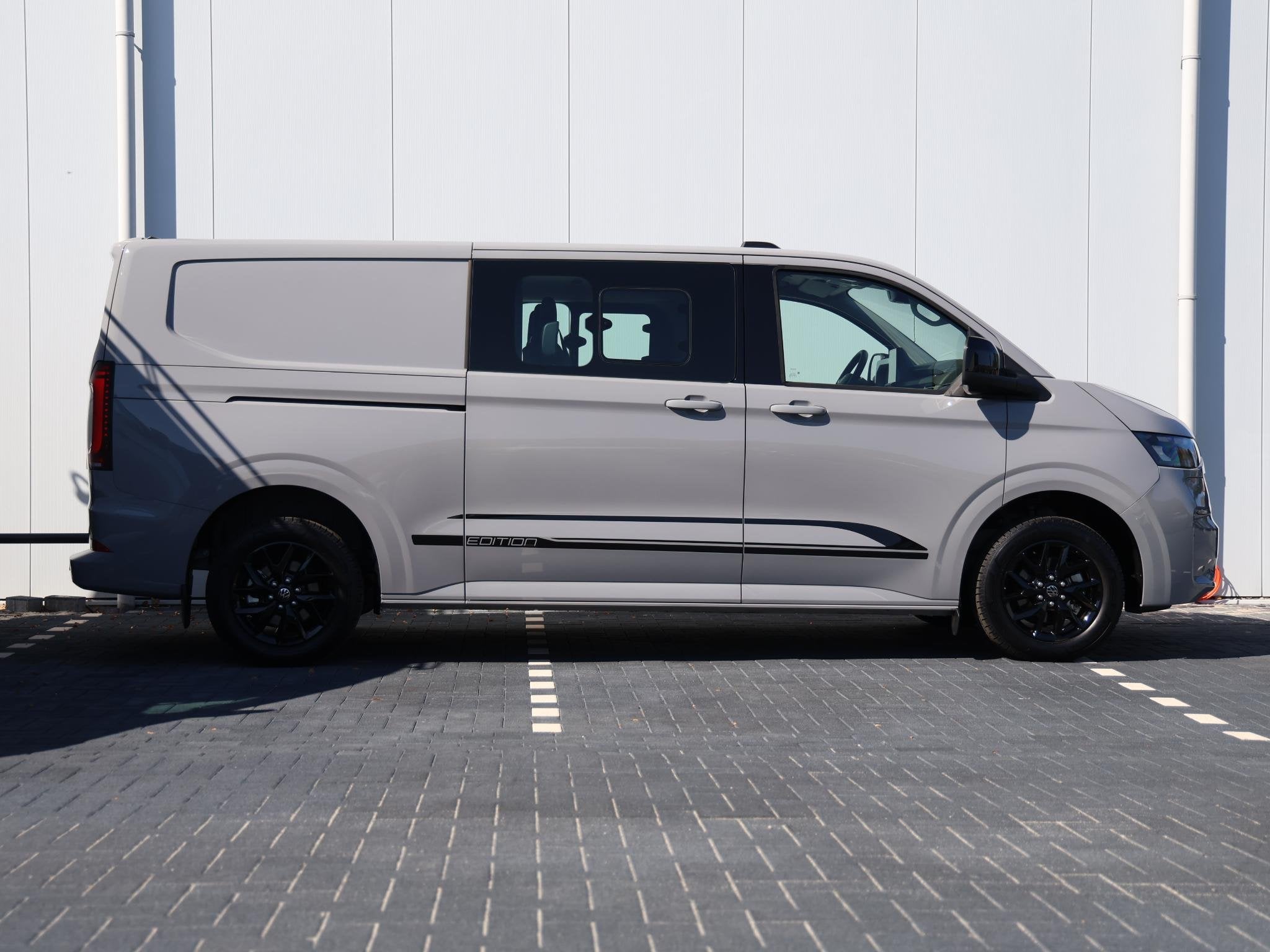 Volkswagen e-Transporter Dubbele cabine L2H1 Edition 64 kWh, Auto's, Automaat, Gebruikt, Zwart, Volkswagen