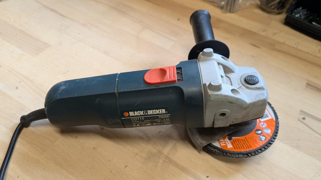 Black & Decker CD115 Haakse Slijpmachine 700W, Doe-het-zelf en Verbouw, Gereedschap | Slijpmachines, Ophalen of Verzenden, Gebruikt
