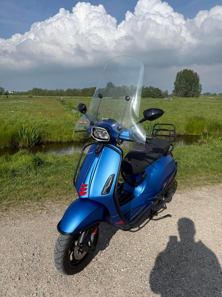 Vespa Sprint full option weinig km!!!, Fietsen en Brommers, Scooters | Vespa, Ophalen, Vespa S, Zo goed als nieuw, Benzine