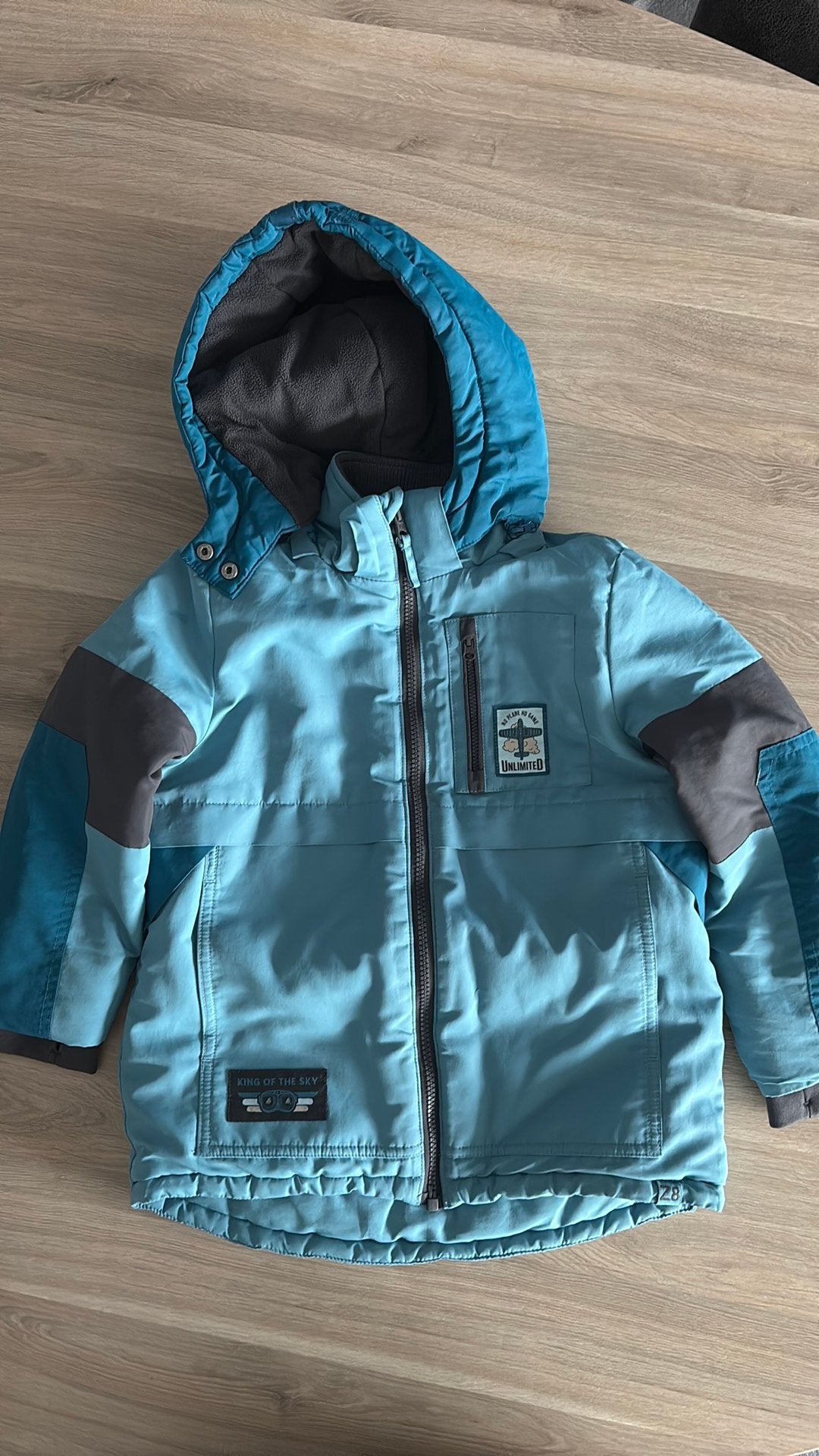 Stoere Unlimited Z8 winterjas maat 116/122, Ophalen of Verzenden, Gebruikt, Jongen, Jas