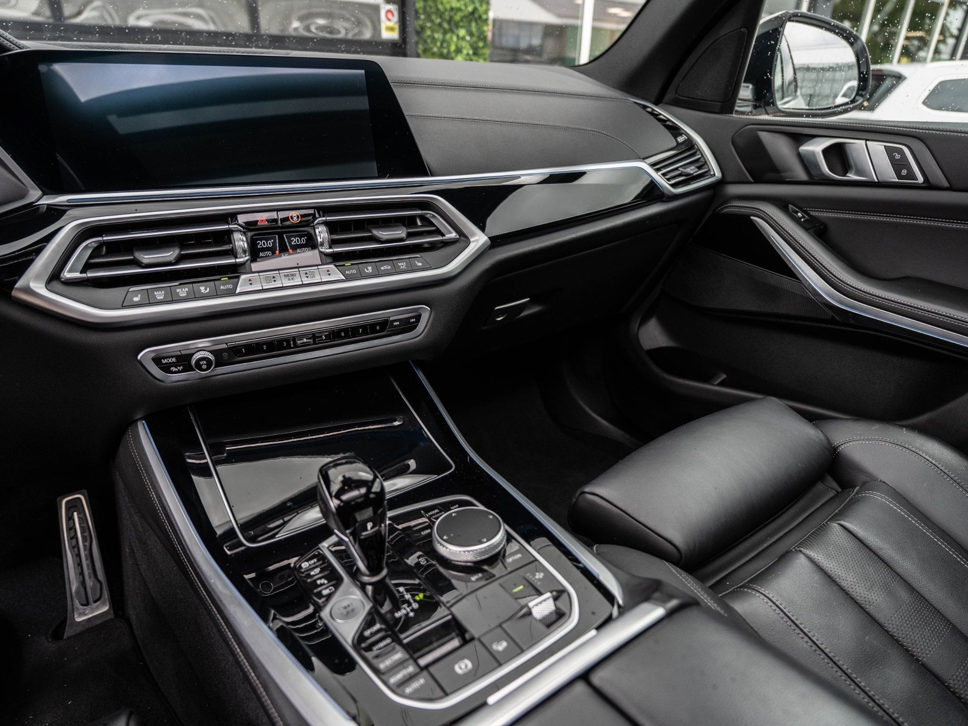 BMW X5 XDrive45e High Executive M-Sport | Pano | Laser | Dri, Auto's, Dealer onderhouden, 394 pk, Met garantie (alle), Wit