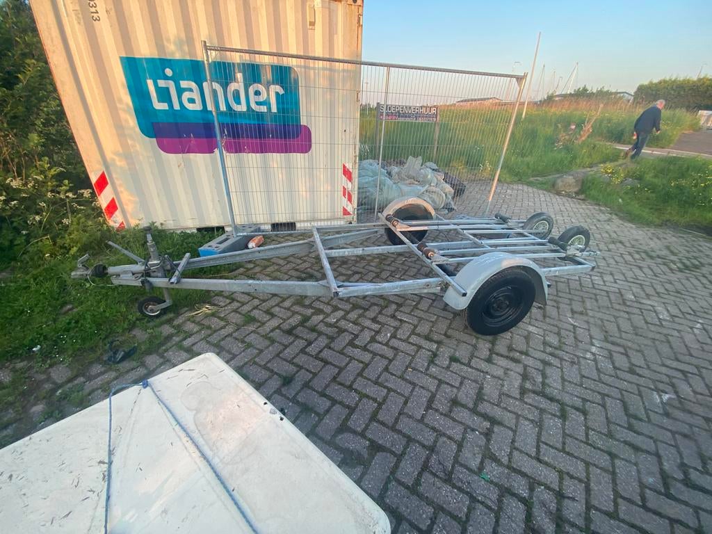 Boottrailer / Trailer voor boot met lichtbalk, Watersport en Boten, Boottrailers, Ophalen, Zo goed als nieuw, Minder dan 6 meter