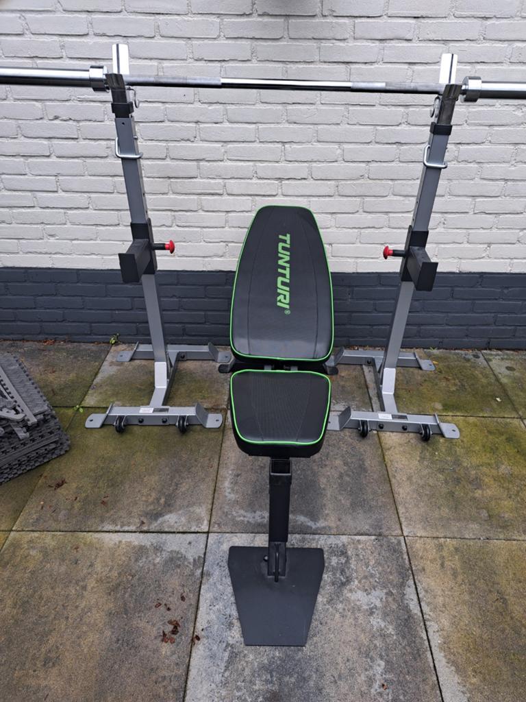 Tunturi Fitnessbank met Squatrek en Halterstang, Ophalen, Gebruikt, Benen, Fitnessbank