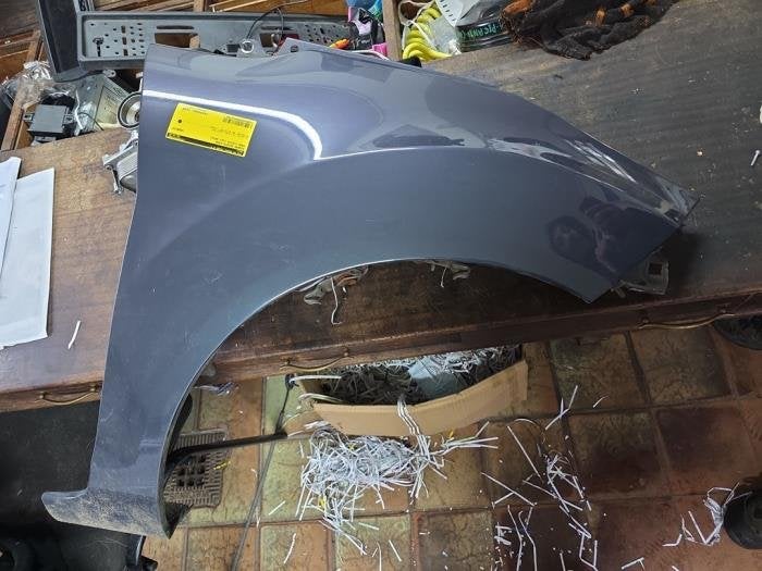 Scherm rechts-voor van een Ford Fiesta (FO), Gebruikt, -, -, Ford
