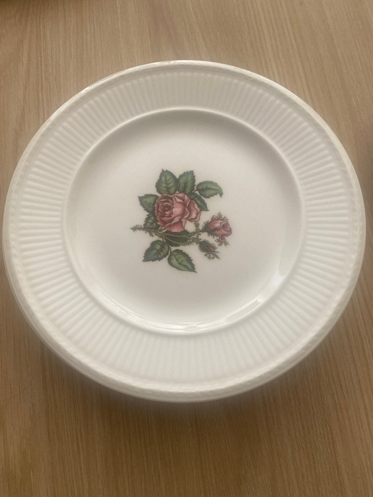 Wedgwood Moss Rose gebaksborden - Set van 8, Ophalen, Klassiek, Zo goed als nieuw, Bord(en)