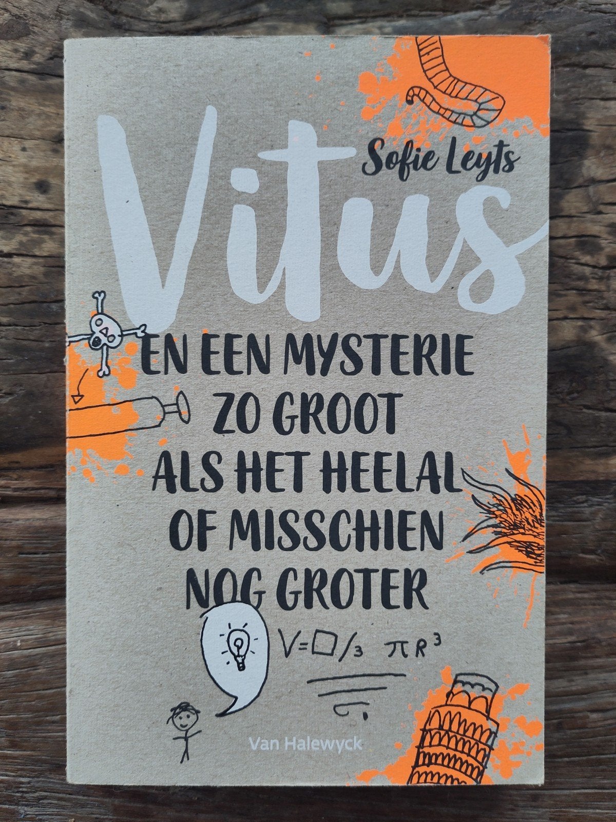 Boek: Vitus en een mysterie zo groot als het heelal, Sofie Leyts, Ophalen of Verzenden, Zo goed als nieuw