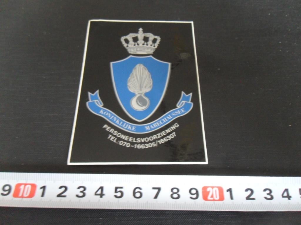 sticker 135 leger kmar koninklijke marechaussee embleem zw, Ophalen, Zo goed als nieuw