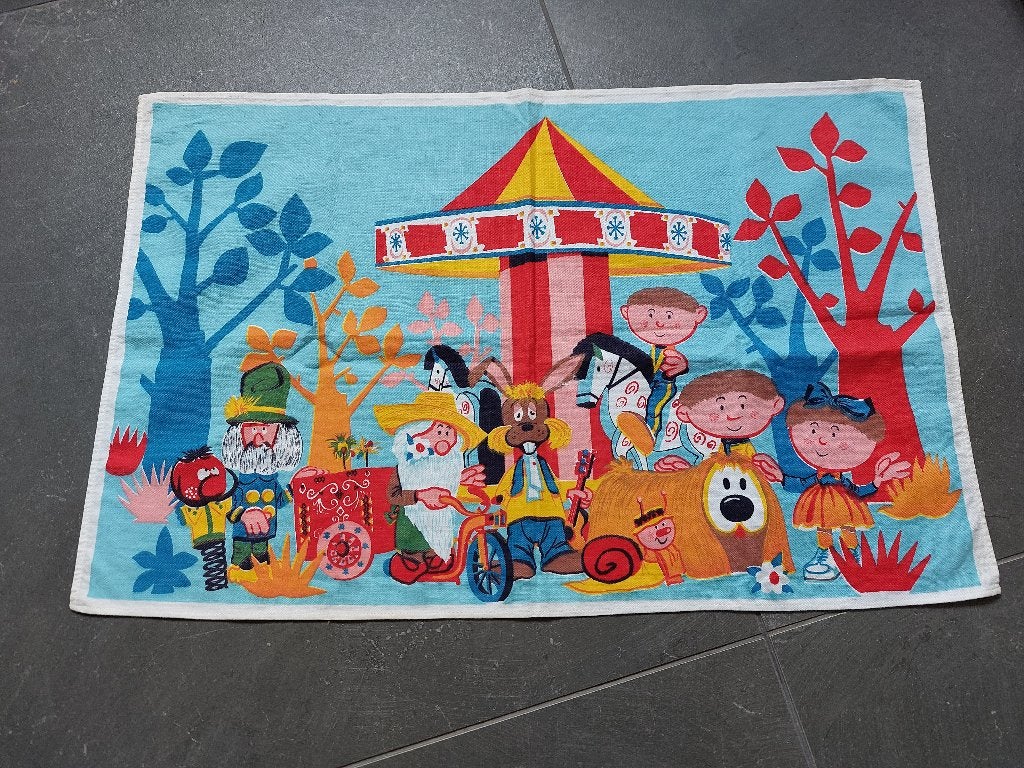 2 vrolijke wandkleedjes, Ophalen of Verzenden, Huis en Inrichting
