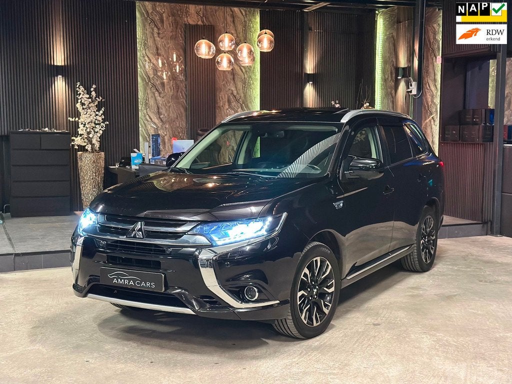 Mitsubishi Outlander 2.0 PHEV instyle+|PANO|FULL OPTIONS!, Auto's, Mitsubishi, 1998 cc, Euro 6, 4 cilinders, 1820 kg