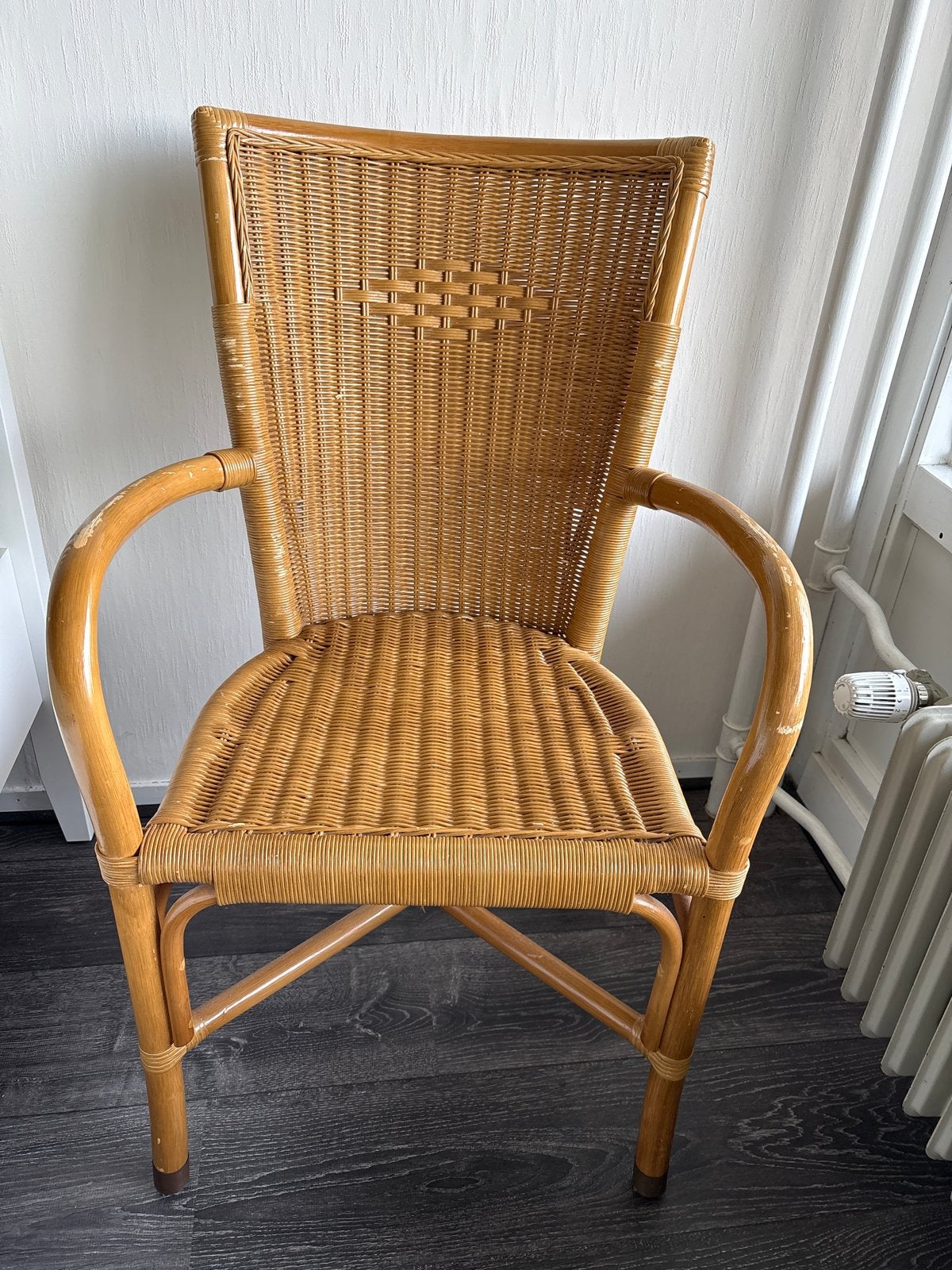 Rotan stoel met armleuningen, Ophalen, Gebruikt, Bruin, Riet of Rotan
