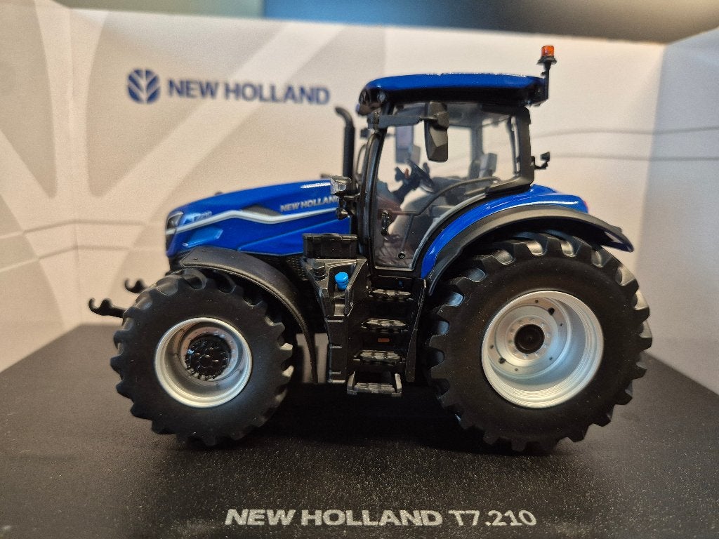 NEW HOLLAND T7.210, Hobby en Vrije tijd, Modelauto's | 1:32, Ophalen of Verzenden, Nieuw, Tractor of Landbouw, Universal Hobbies