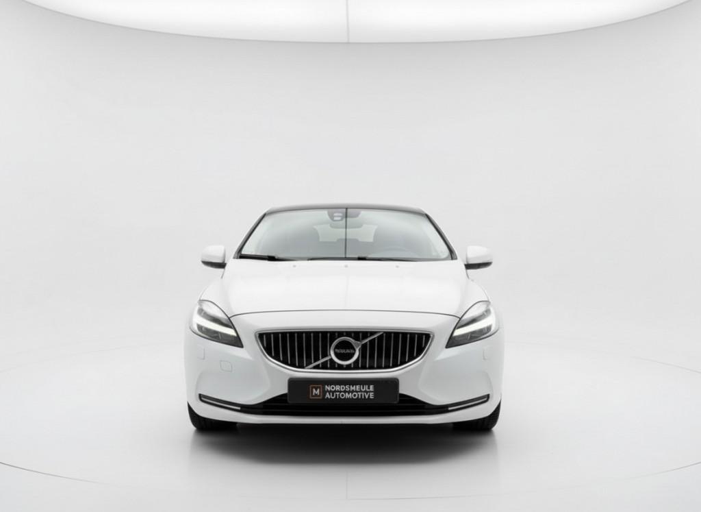 Volvo V40 2.0 D2 NORDIC+. PDC, NAVI. SUNROOF, Voorwielaandrijving, Gebruikt, Euro 6, 4 cilinders