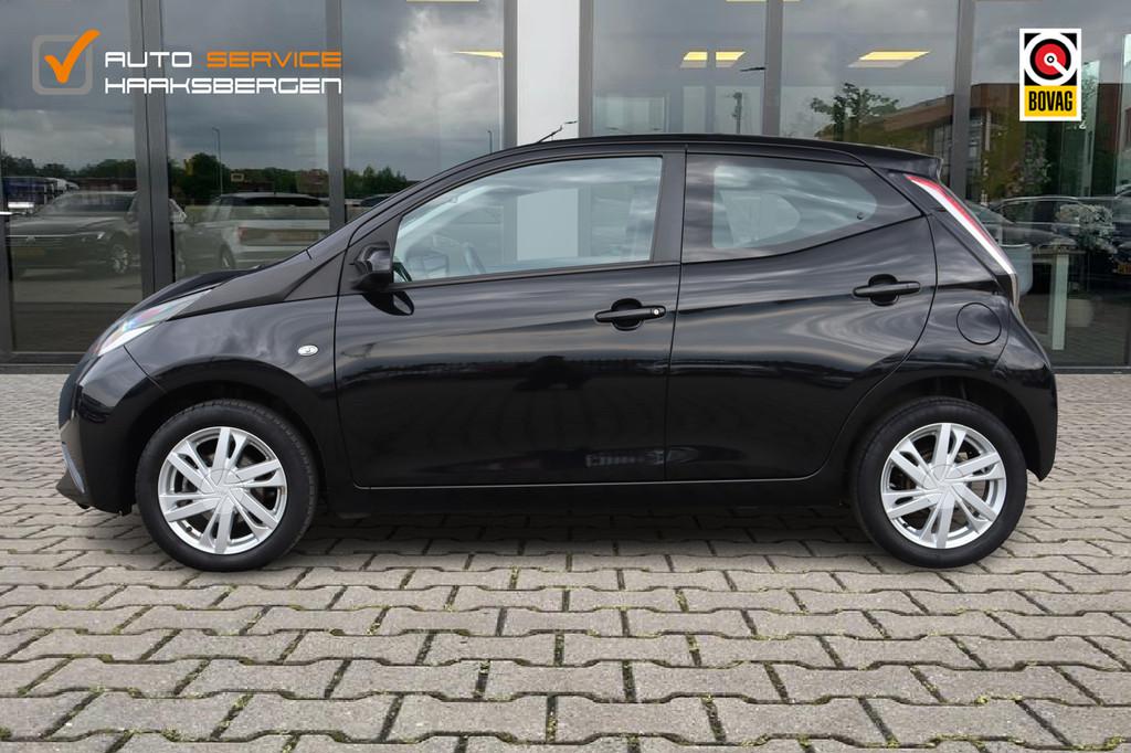 Toyota Aygo 1.0 VVT-i x | Camera | Lichtmetaal | (bj 2017), Voorwielaandrijving, Stof, Gebruikt, 4 stoelen